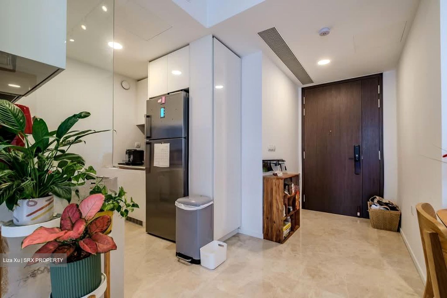 Amber 45 (D15), Apartment #555433201